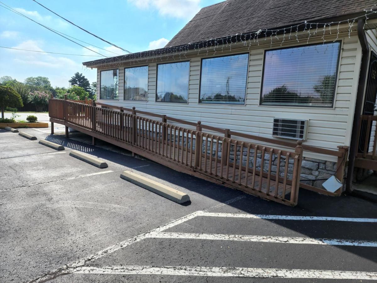 Drakes Creek Inn - Formerly The Relax Inn Hendersonville Eksteriør bilde