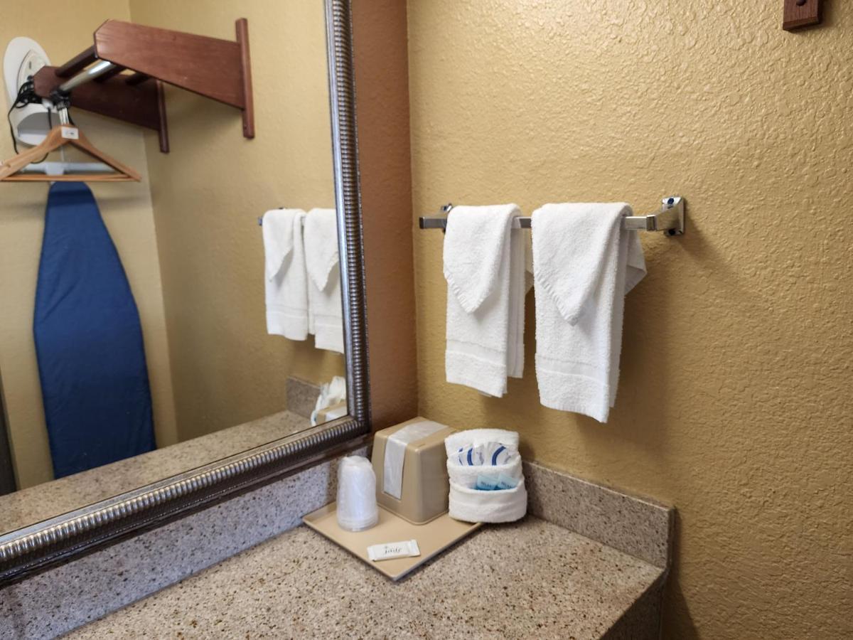 Drakes Creek Inn - Formerly The Relax Inn Hendersonville Eksteriør bilde