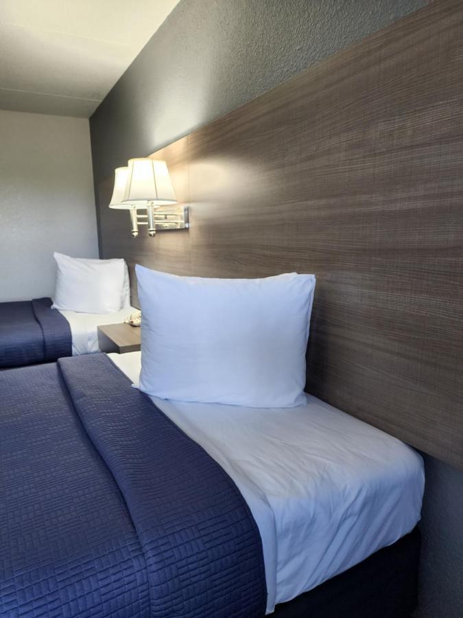Drakes Creek Inn - Formerly The Relax Inn Hendersonville Eksteriør bilde